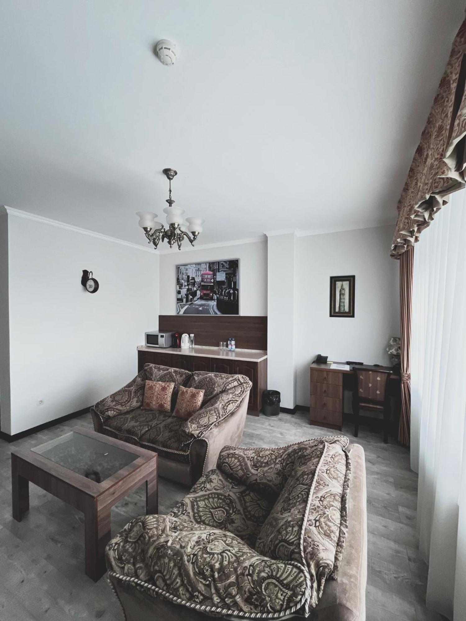 Vip House Hotel Asztana Kültér fotó