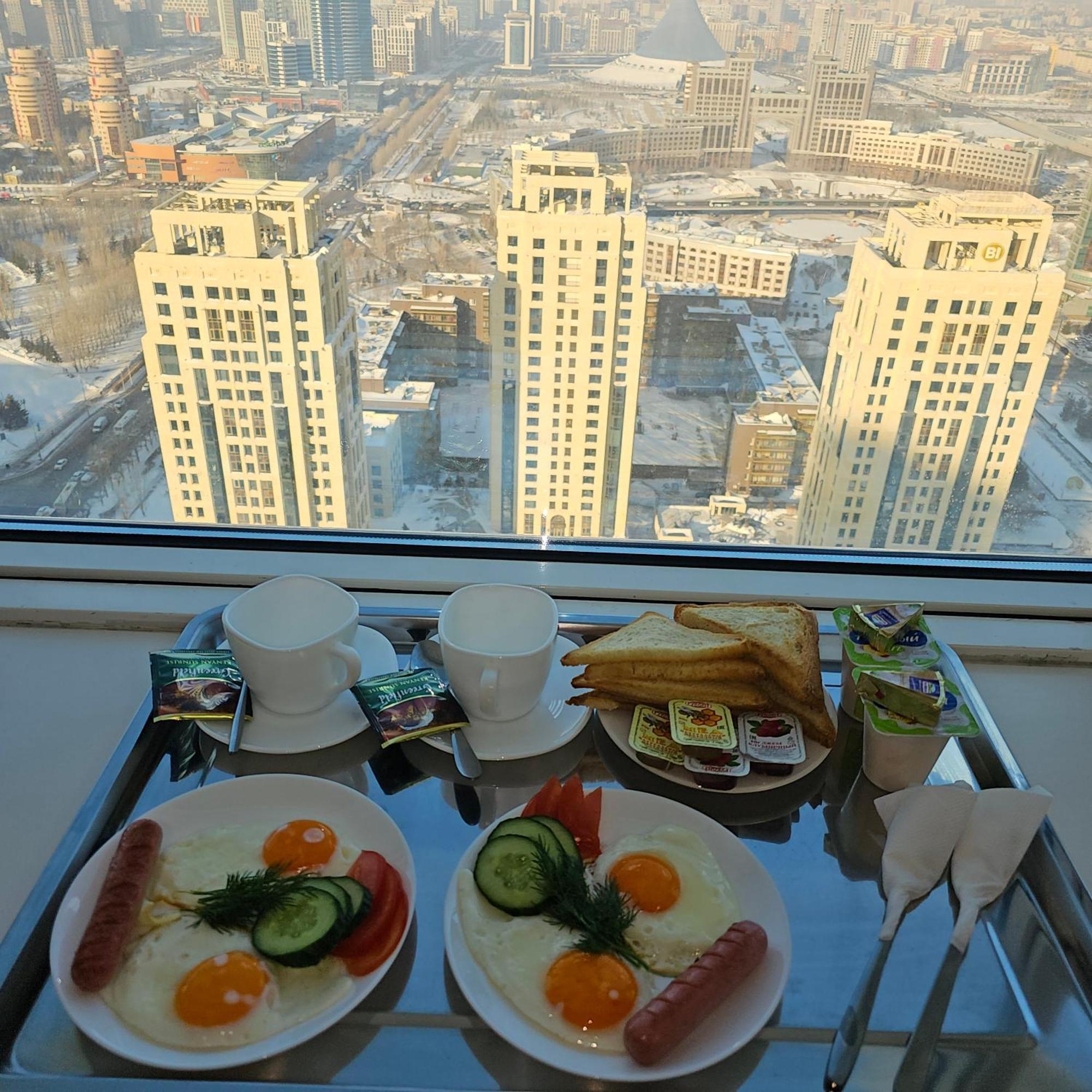 Vip House Hotel Asztana Kültér fotó